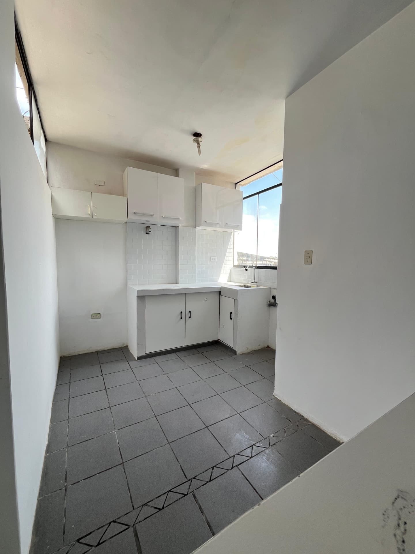 VENTA DE DEPARTAMENTO – URBANIZACIÓN SANTA ANA