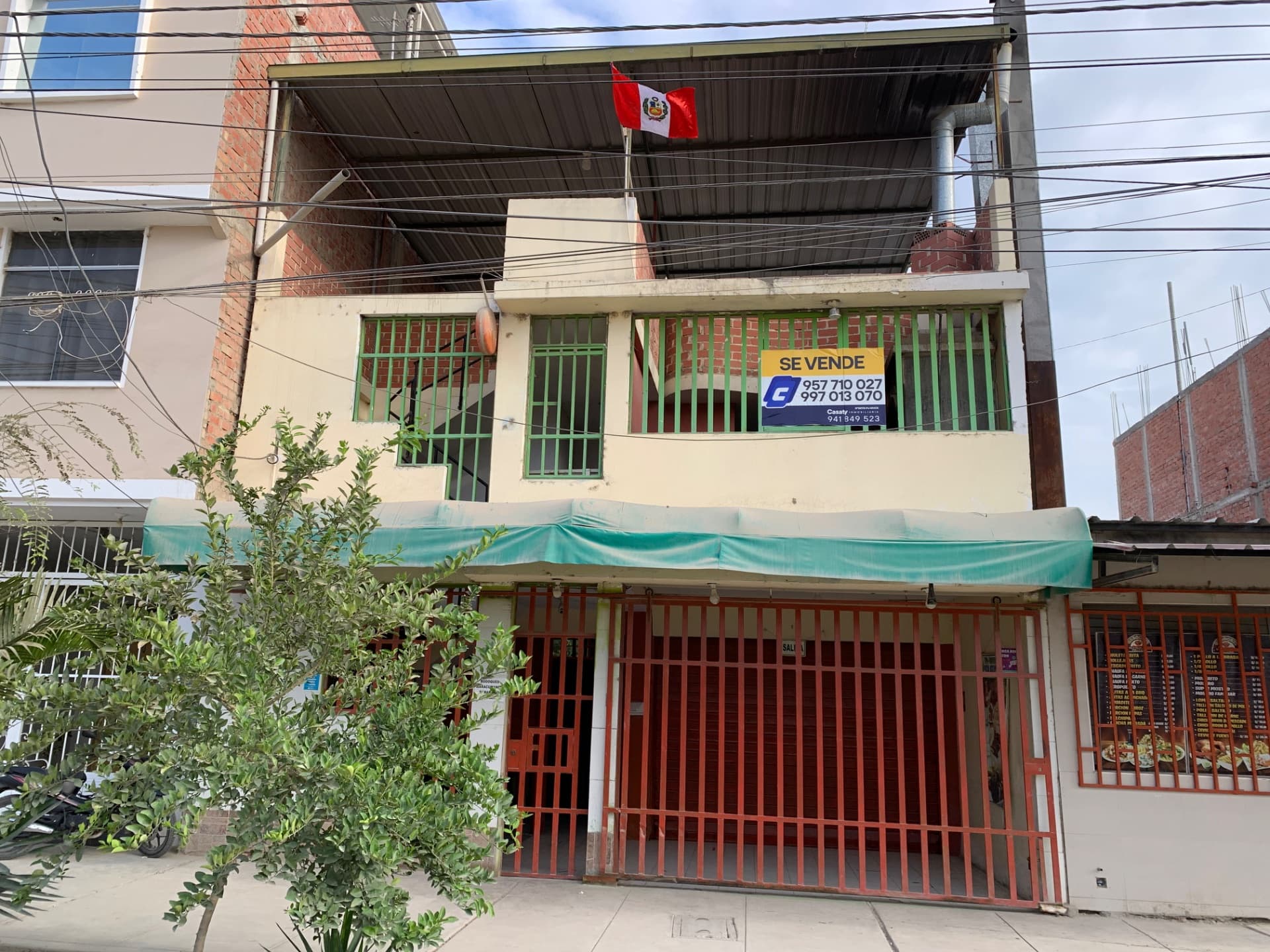 CASA EN VENTA EN AVENIDA GRAU – ZONA COMERCIAL